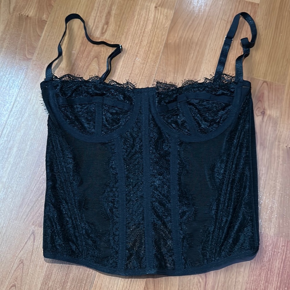 black bustier